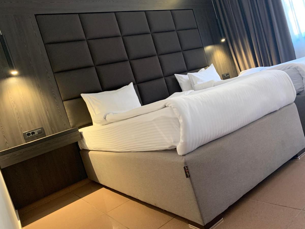 Hotel Kosta'S بودغوريتْسا المظهر الخارجي الصورة